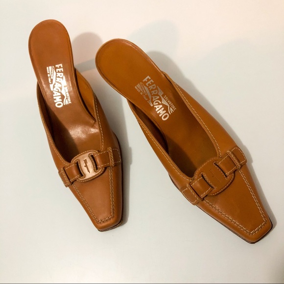 Vintage Salvatore Ferragamo slip-on Italian mules - Picture 3 of 10